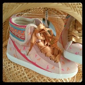 NWT Crochet Poppy Lifestyle boho hightop shoes